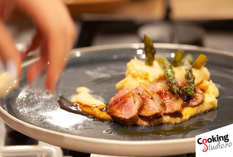 Cooking Studio - Cursuri si Workshopuri de Gatit